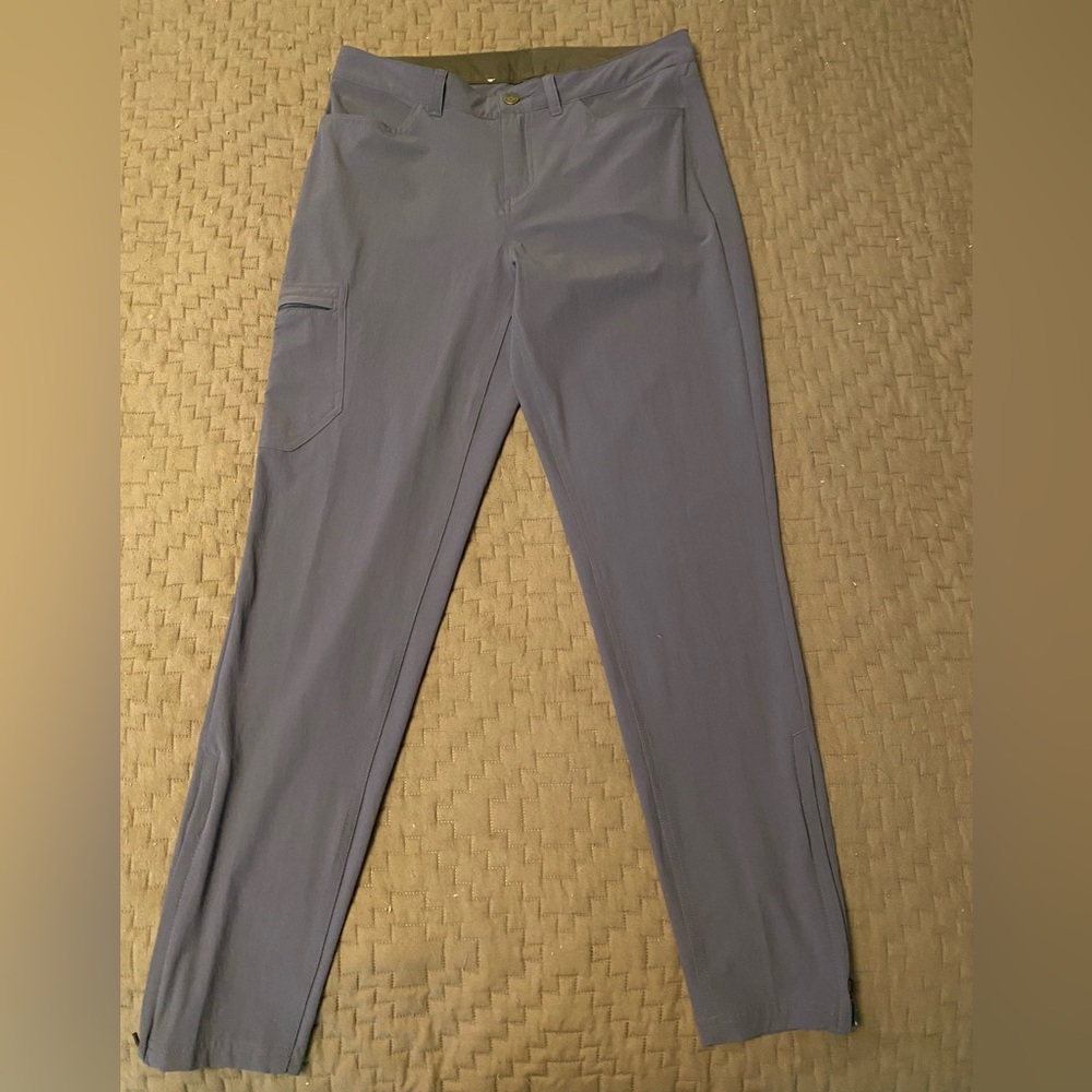 Patagonia Skyline Traveler Pants women’s Size 8 in a blue gray color